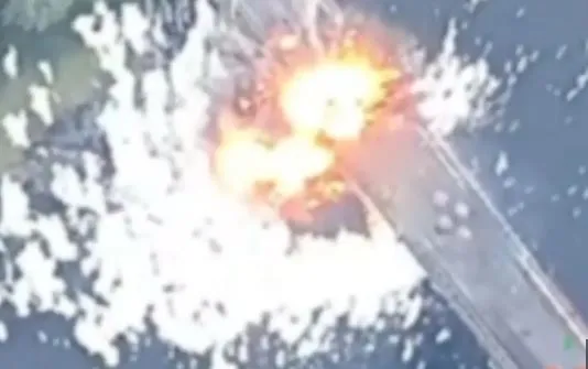 Video/ Pamjet e shkatërrimit të  një ure kyçe në Kursk që përdorej nga forcat ruse
