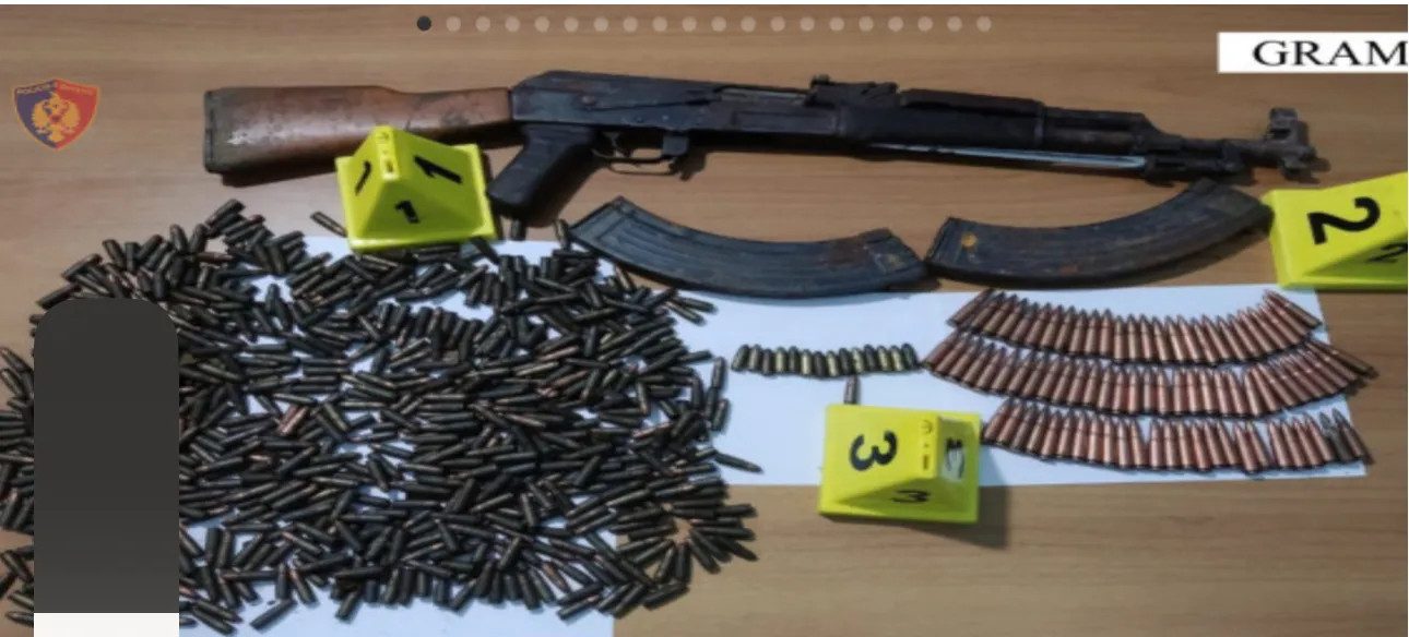 Gramsh/Sekuestrohet 1 armë zjarri kallashnikov dhe 690 fishekë, arrestohet 55-vjeçari