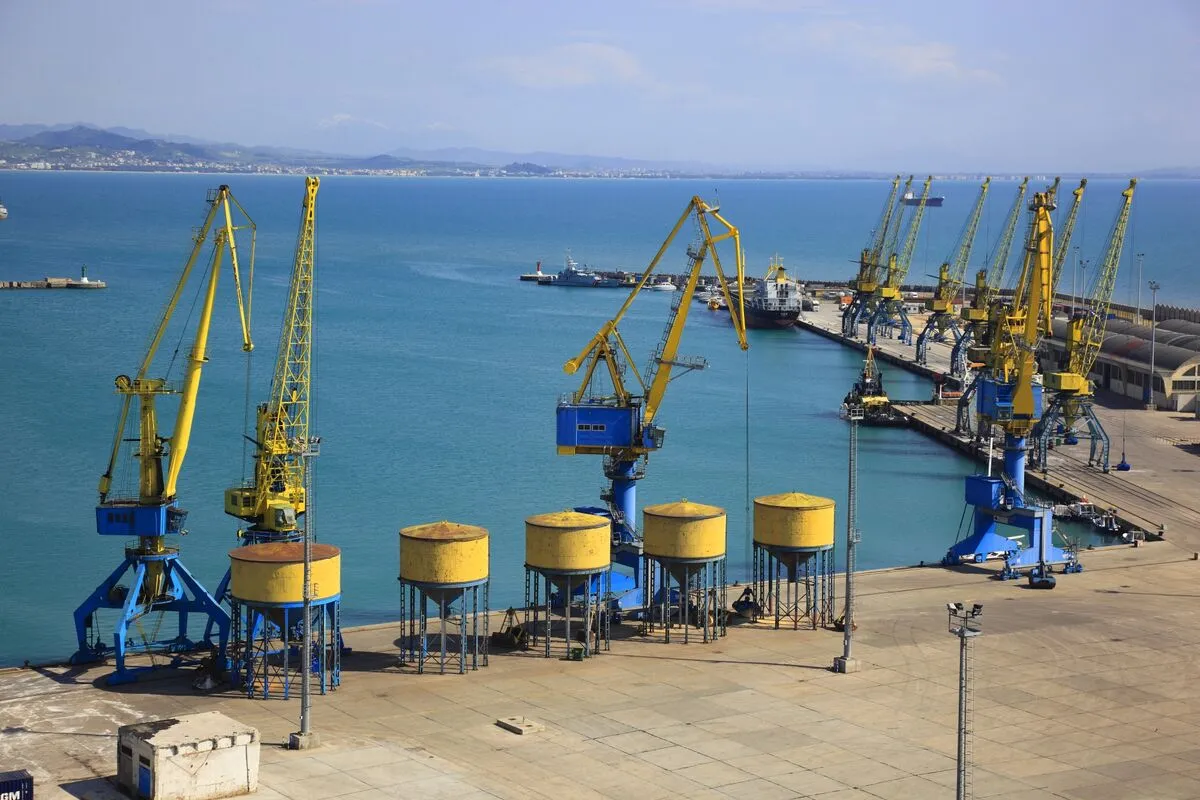 Shkrimi në “Bloomberg”: Shqipëria po heton si u nisën mbetjet toksike, dyshohet se vijnë nga një kompani që operon në Elbasan
