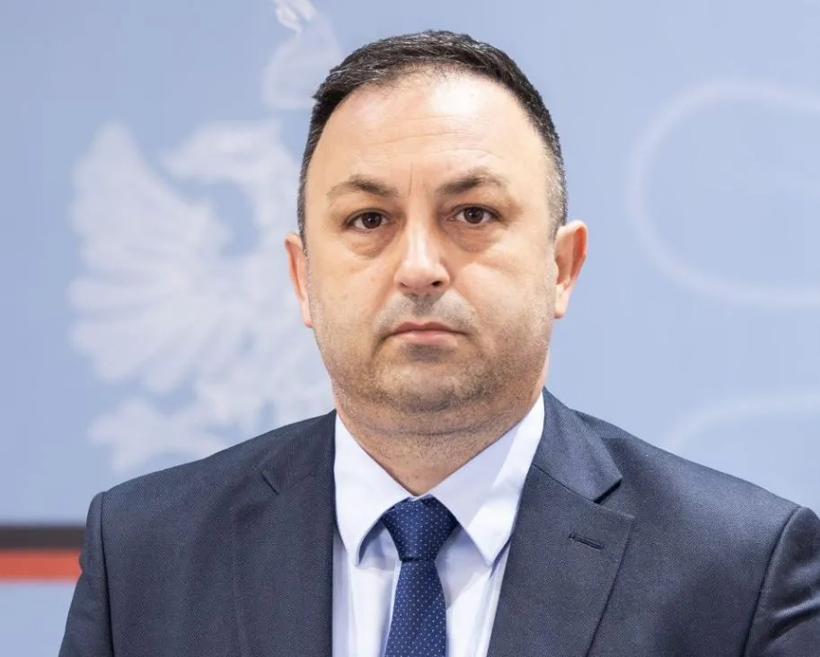 Ministri Hoxha reagon pas të shtënave mbi efektivët e policisë: Kambanë alarmi!