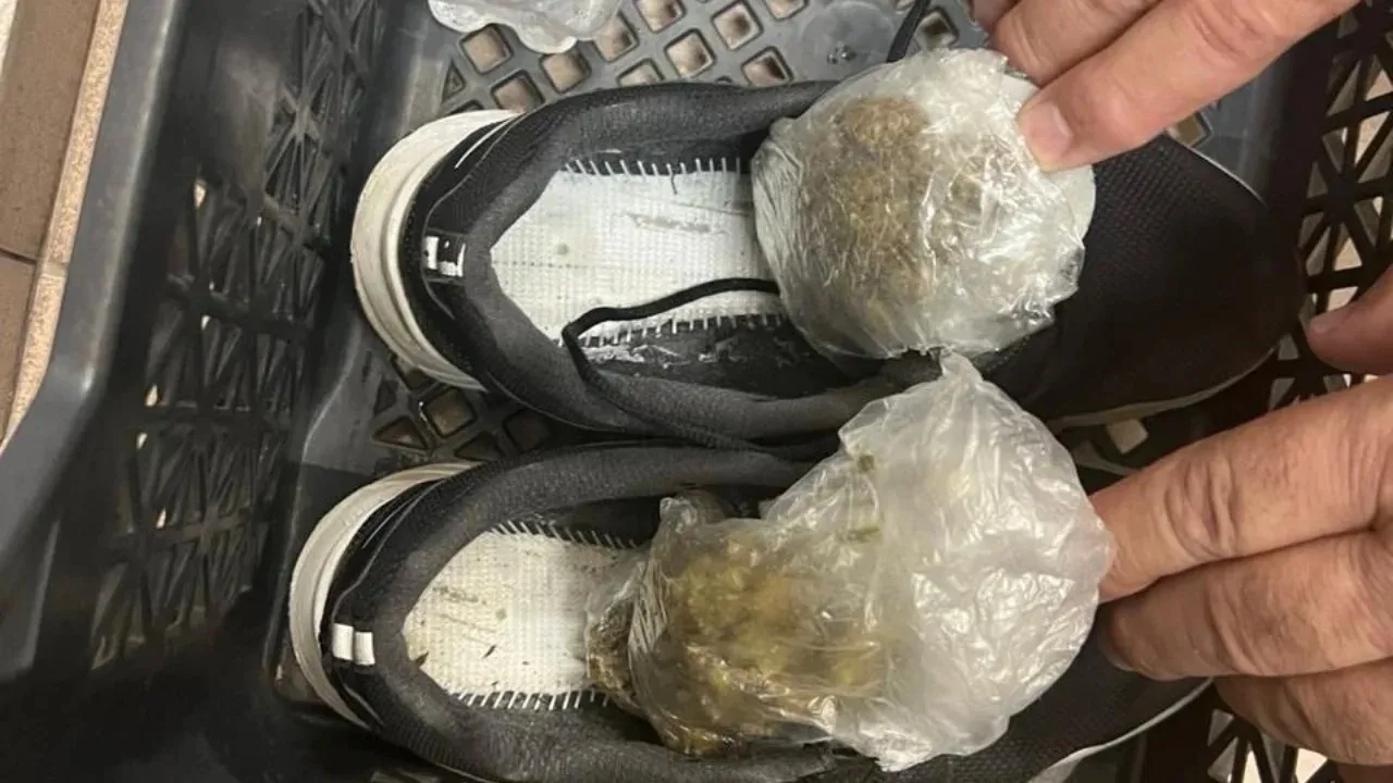 Hashash në atlete, arrestohet 66-vjeçarja që tentoi të dërgonte drogë në burgun e Fierit
