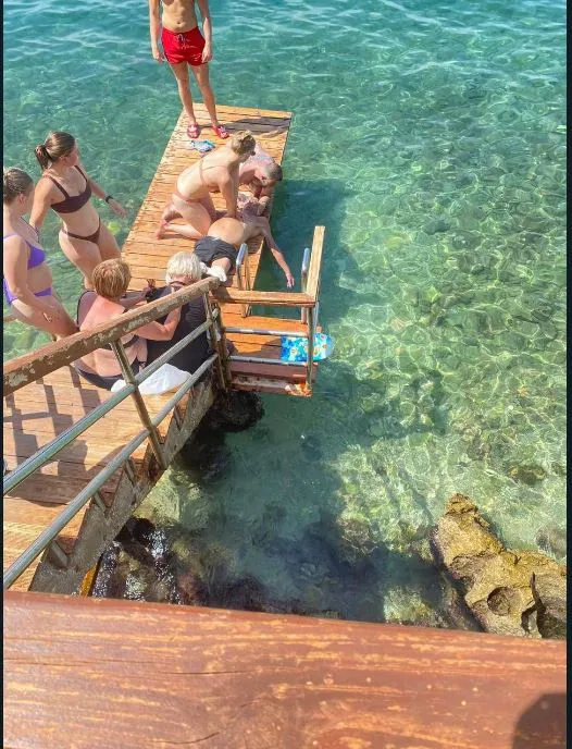 Sarandë/ Pëson arrest kardiak duke notuar, ndërron jetë turisti