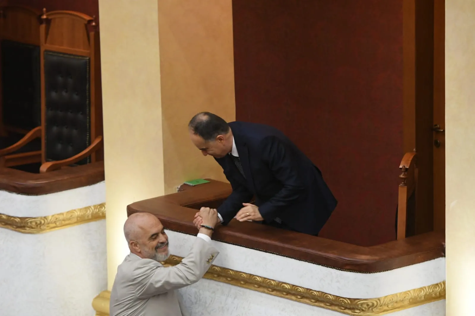 Presidenti Begaj me punim plagjiaturë