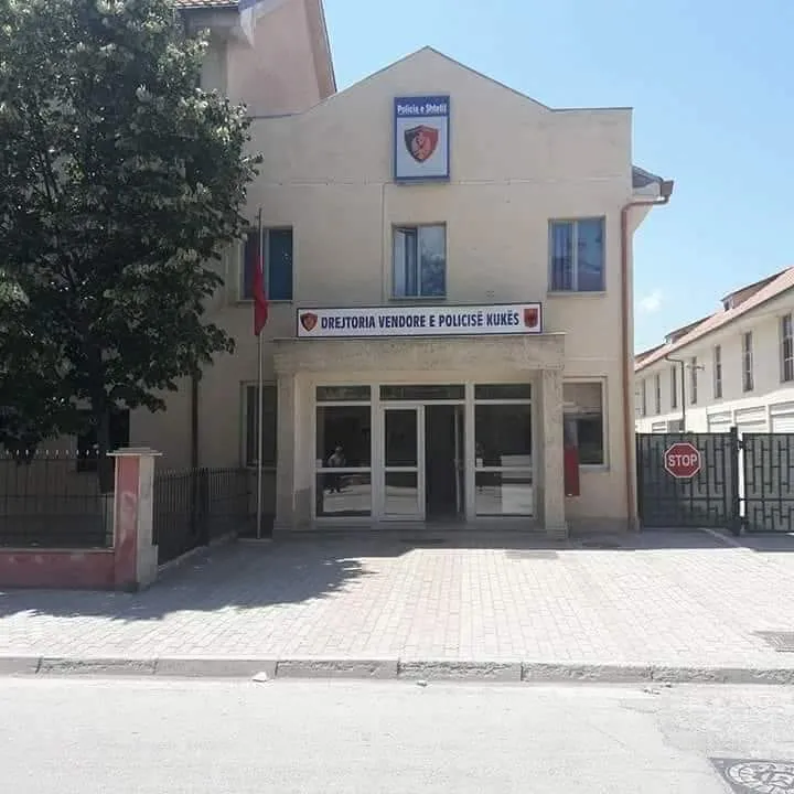 Vrau një person në një lokal në Tropojë, vetëdorëzohet 40-vjeçari