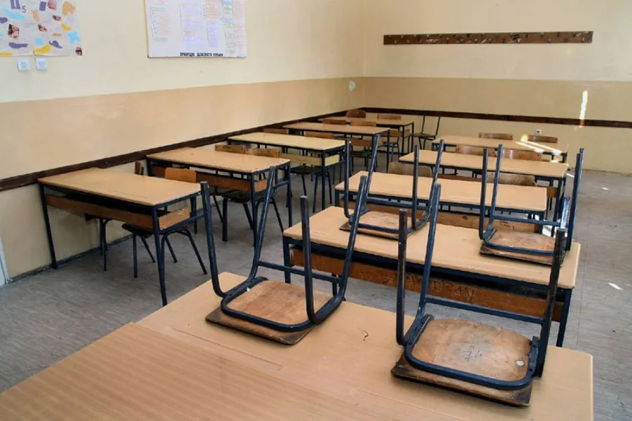 Trishtim/ 22% e shkollave 9-vjeçare publike janë mbyllur në një dekadë
