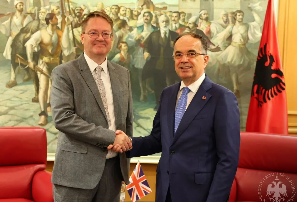 Ambasadori i ri britanik në Shqipëri, Nick Abbott, merr zyrtarisht detyrën