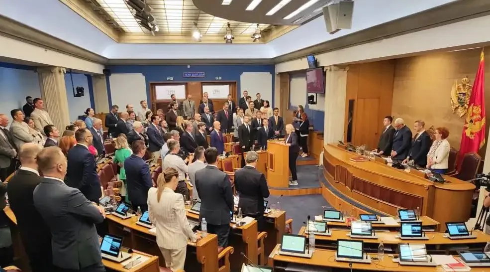 Pse partitë pro-serbe në qeveri kërkojnë ndryshimin e Kushtetutës së Mal të Zi?