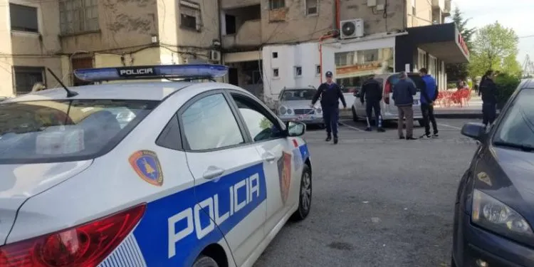 Maliq/Ushtroi dhunë ndaj bashkëshortes dhe babit të tij, arrestohet 42-vjeçari!