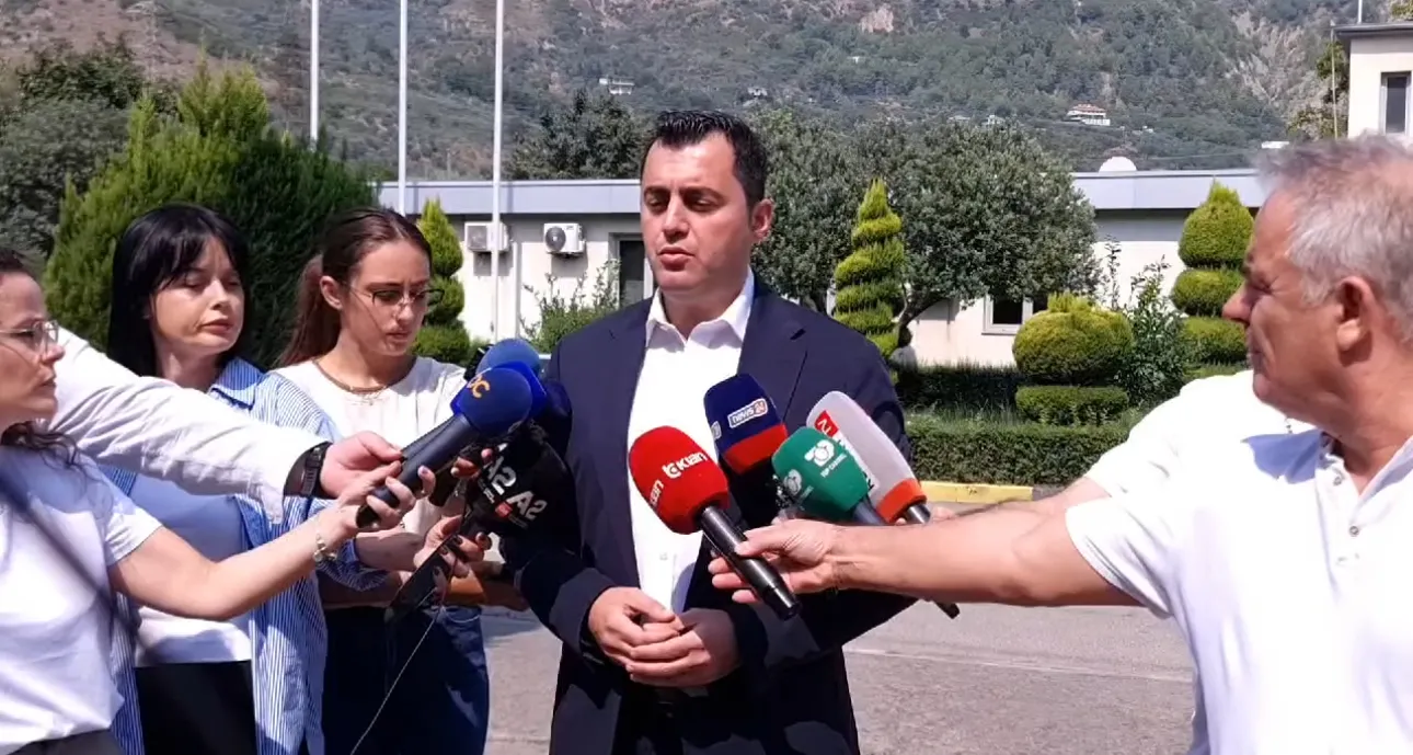 Kreu i bashkisë Elbasan Llatja, negocion me KURUM që asnjë punëtor të mos ngelet pa punë