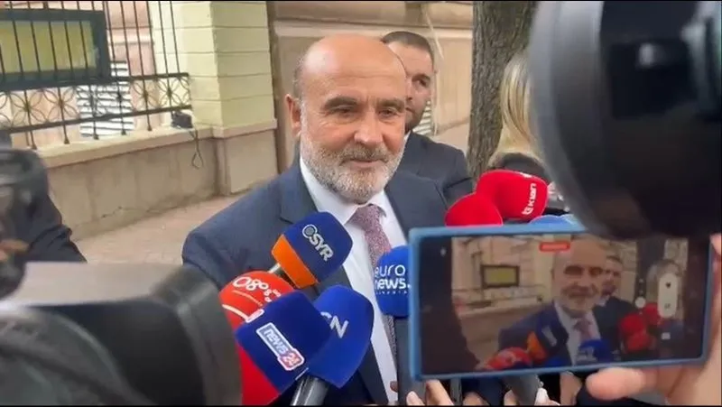 Sinaj  flet në Kuvend për mandatin: Rrogën time e bëj donacion. Dhashë 100 mln lekë për tërmetin