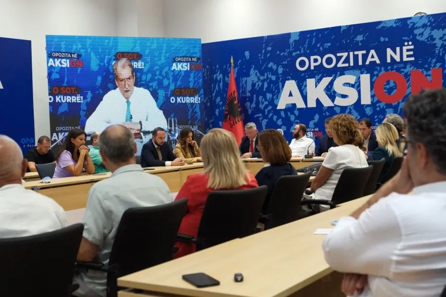 Kush do jenë drejtuesit e PD në  12 qarqe