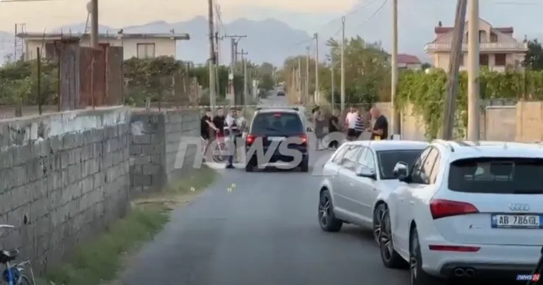 Plagosja në Shkodër, pas komenteve fyese ndaj të vëllait në Instagram