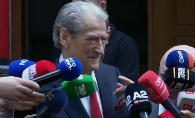 Berisha pyetet nëse ka një kandidat rezervë për kryeministër! Ja si përgjigjet kreu i PD