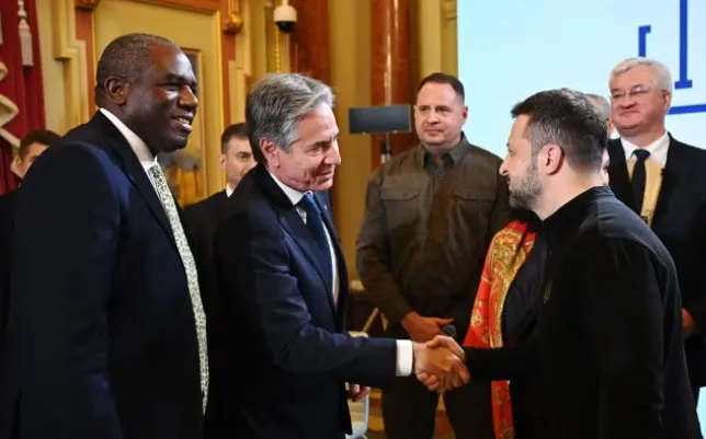 SHBA i jep dritën jeshile Ukrainës për të përdorur raketat me rreze të gjatë