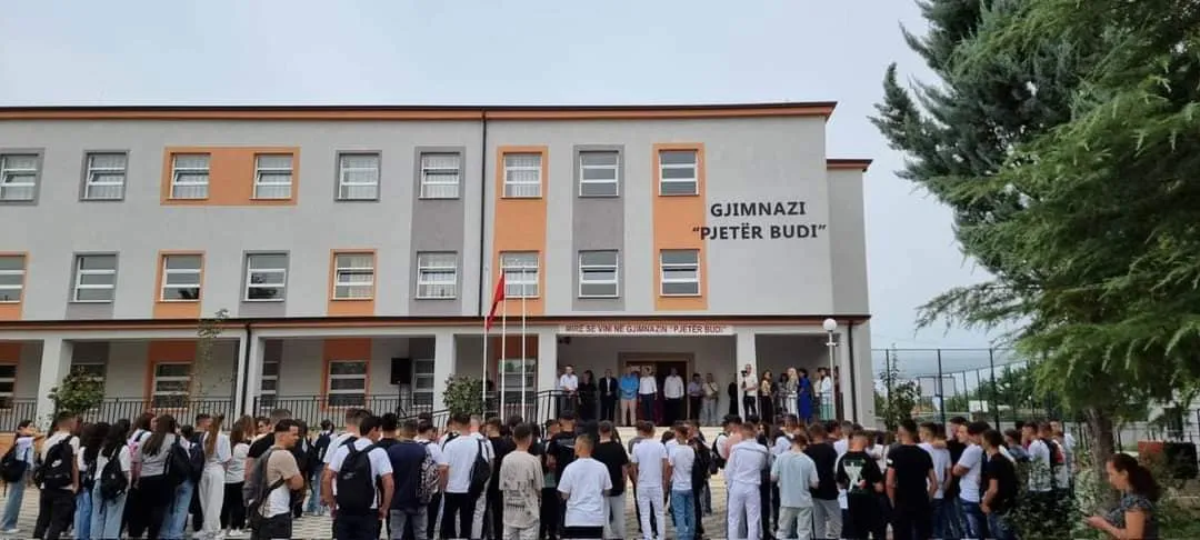 Rama publikon pamjet nga shkolla “Pjetër Budi” në Burrel: Ka pritur 300 nxënës dhe mësues me kushte moderne