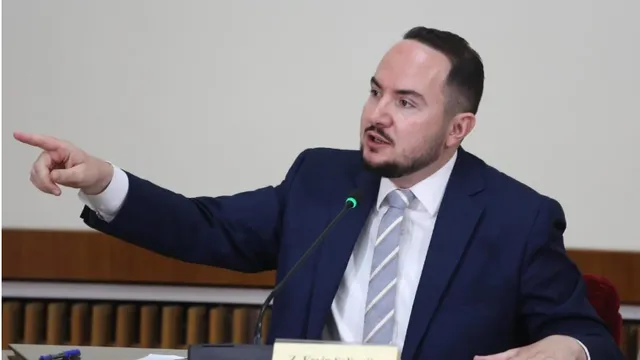 Salianji nxjerr përgjimet e Alizotit me drejtorin e Policisë: Ka biseda edhe me kreun e grupit të PS