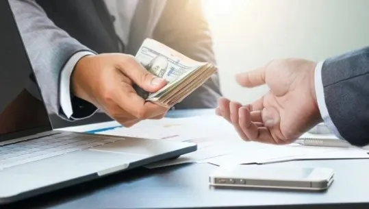 Banka e Shqipërisë me rregullore të re pér mikrolreditë: Jo më shumë se dy kredi njëkohësisht për çdo huamarrës