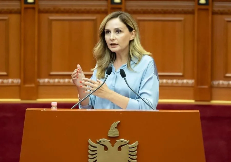 Tabaku kundër krijimit të një shteti bektashi : Shqetësuese!