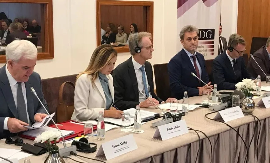VOA publikon studimin për punën e SPAK dhe GJKKO: Mbi 1 mijë funksionarë të pandehur