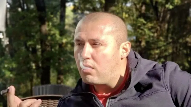 FOTO/ Ky është  polici që  u dhunua me shkop bejzbolli në Yzberisht
