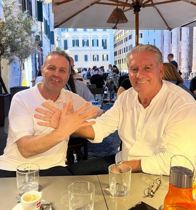 Foto/ Ish-prokurori Adriatik Llalla, takim me ish-deputetin Adriatik Alimadhin