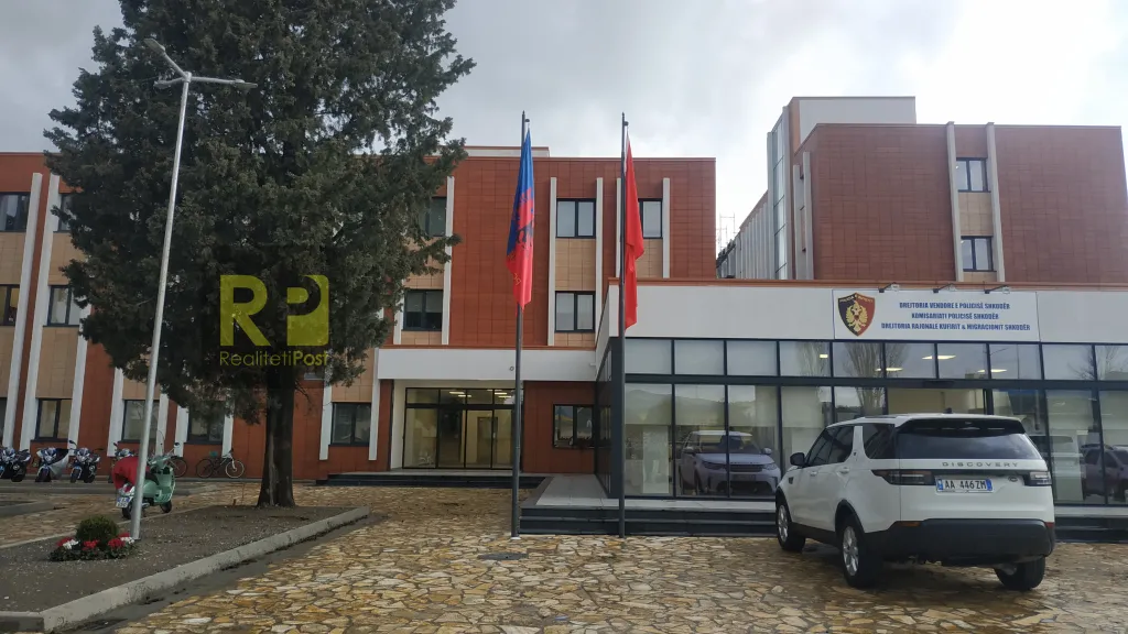Shkodër/ Dy vëllezërit dhunojnë efektivin brenda komisariatit