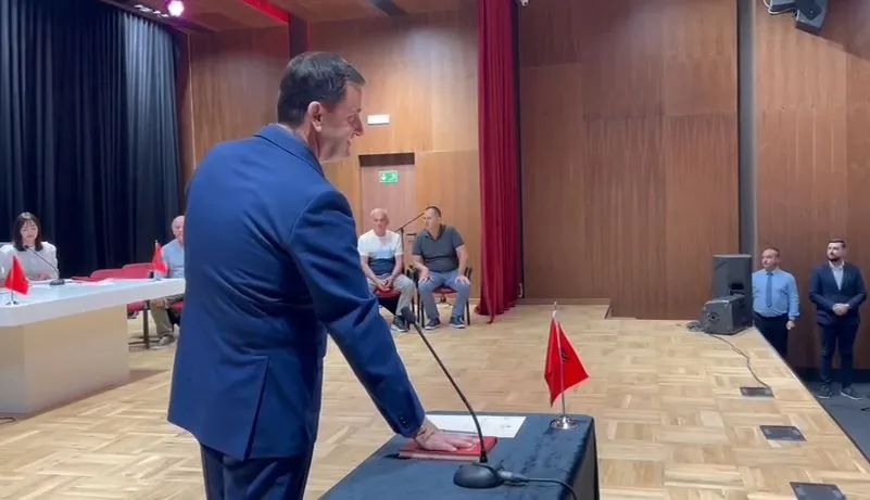 Vagjel Tavo  betohet  si kryebashkiak i Himarës