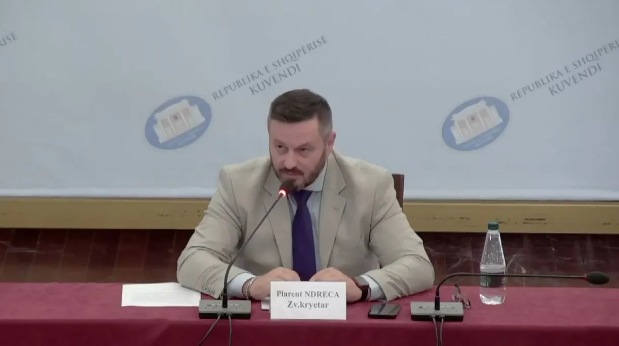 PD bojkoton edhe Komisionin e Hetimor, Ndreca merr drejtimin e mbledhjes: Keqardhje për mosprezencën e opozitës! Vendimmarrje politike
