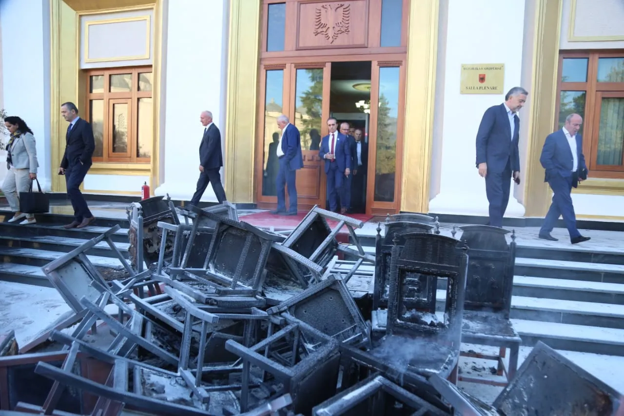 Sekretariati i Etikës dënon deputetët e PD