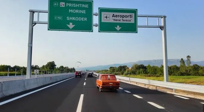 Hapet rruga për banorët e Krujës dhe Fushë Krujës në autostradën Thumanë-Kashar