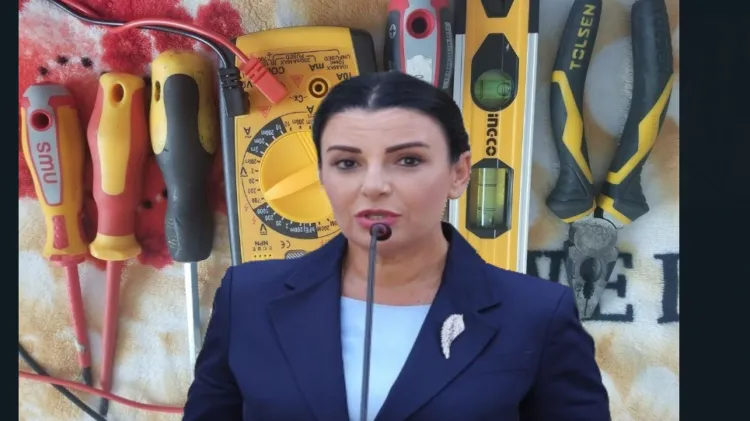 Belinda Ballukut i jep 120 MLN lekë  mikut të tij nga Klosi