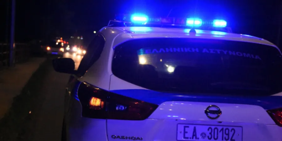 Greqi, qëllohet për vdekje me thikë nga dy kushërinjtë e tij