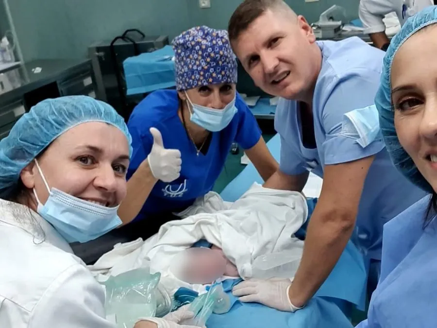 Fake news  i Ramës me gruan që lindi fëmijën në makinë, disa media e refuzuan manipulimin