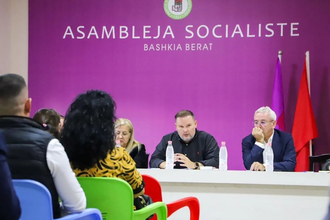 Drejtuesi politik i PS për qarkun Berat Ervin Demo, mbledh strukturat dhe  anëtarësinë e PS  në Skrapar