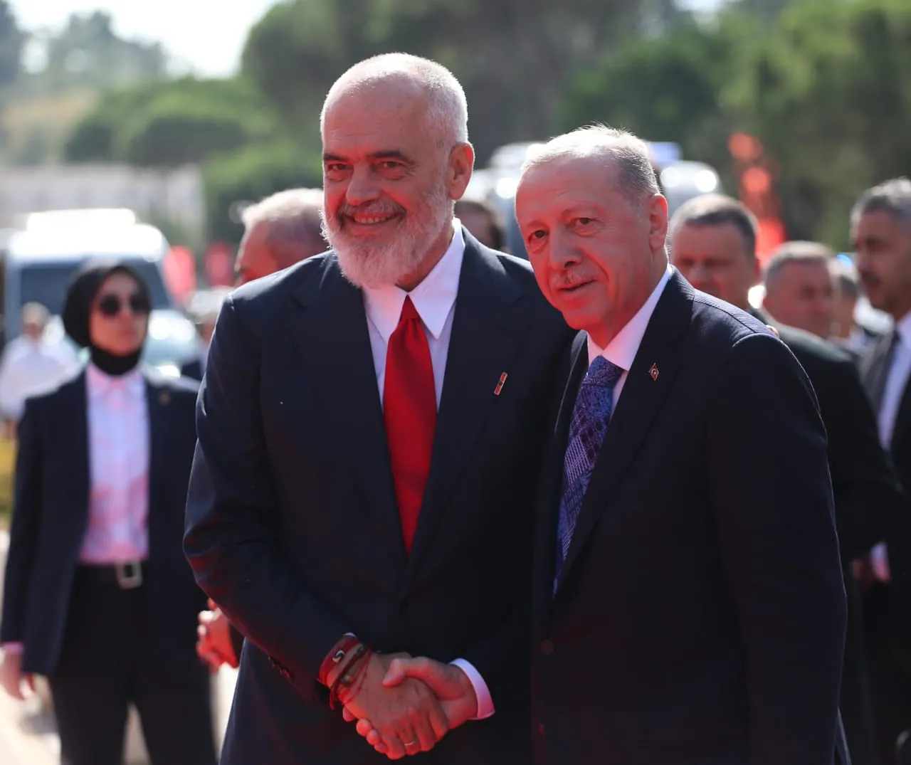 FOTOT/ Erdogan pritet nga  kryeministri