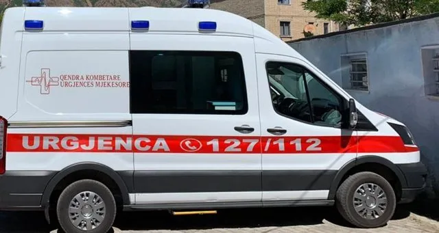 Fier/80-vjeçari  u godit nga 47-vjeçari , në gjendje të rëndë