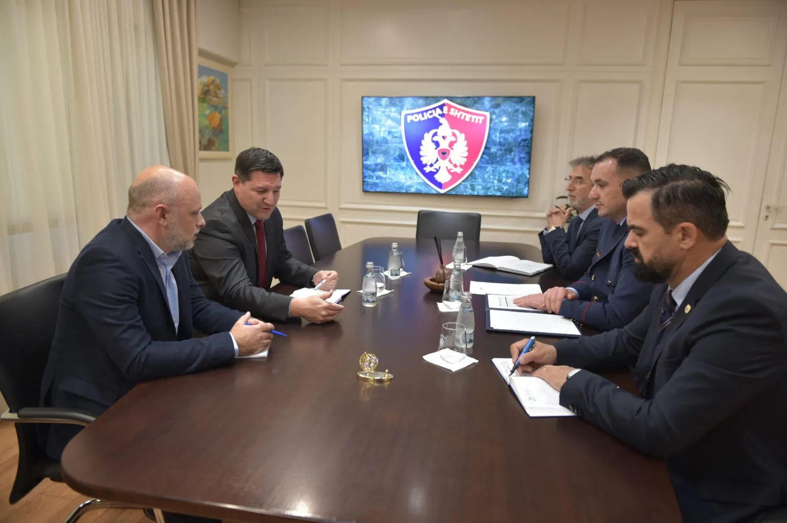 Kreu i Policisë së Shtetit Ilir Proda takon atasheun policor të Ambasadës të Austrisë në Tiranë