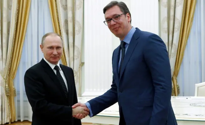 Vuçiç bisedë telefonike me Putin: Shkëmbyem mendime për të gjitha çështjet tona të rëndësishme