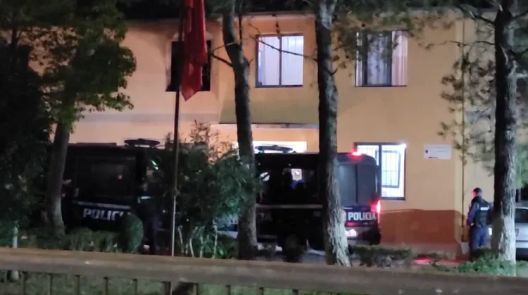 U arrestua në Durrës,ish-deputeti Jurgis Çyrbja transferohet në Tiranë
