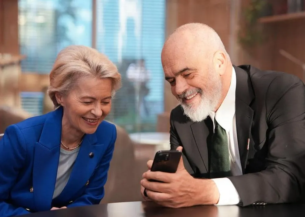 Rama ndan në rrjet fotot me presidenten e Komisionit Europian, Ursula von der Leyen