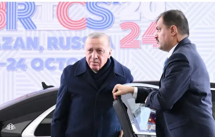 Turqia aleate me Perëndimin, por ruan miqësi strategjike me Putinin