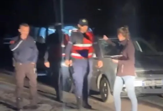 Lezhë/ Përleshje për pronësi mes 2 familjeve në Torovicë, babë e bir plagosin rëndë me kosore 47-vjeçarin!