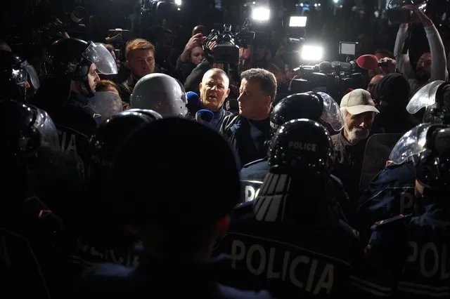 Policia e Shtetit procedon gjithë Grupin Parlamentar të opozitës