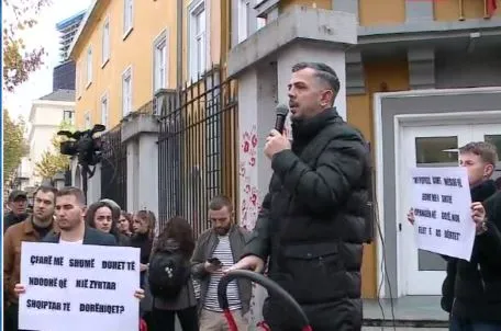 Protesta për vrasjen e 14-vjeçarit Martin Cani, prindërit: Jemi vonë!