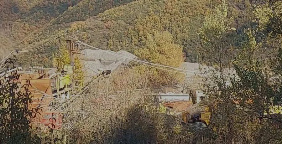Kurbin/ Bie në makinerinë e përpunimit të inerteve, humb jetën 61-vjeçari