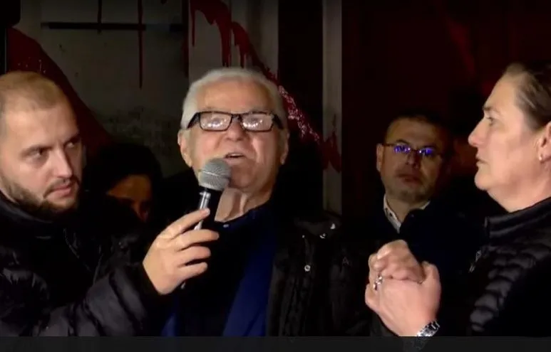 Gjyshi i Martin Canit flet nga protesta: Duam vetëm drejtësi!