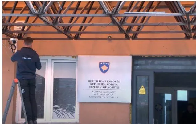 Zveçan, hidhen dy granata dore në stacionin policor