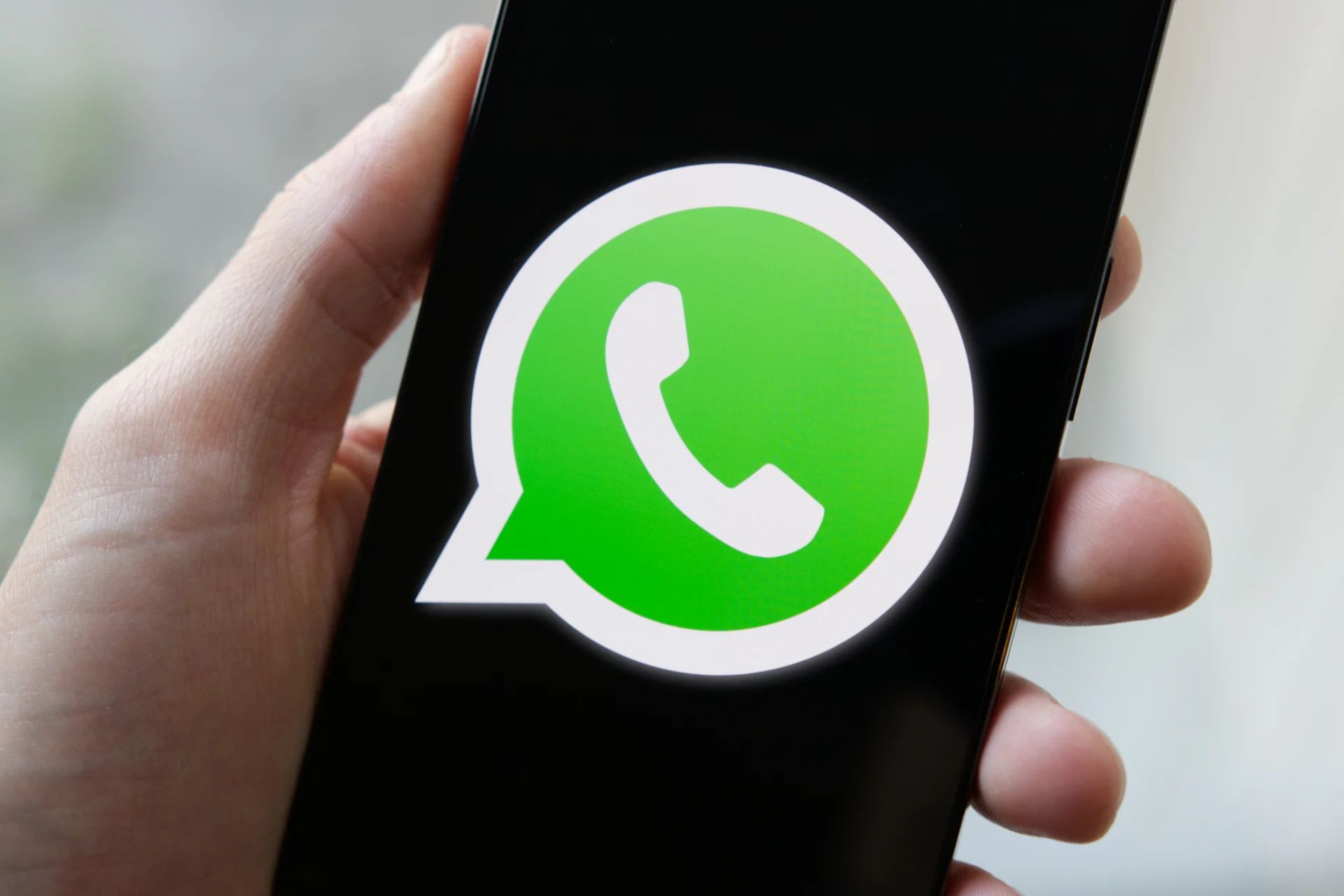 “WhatsApp” shton opsionin për transkriptimin e mesazheve zanore
