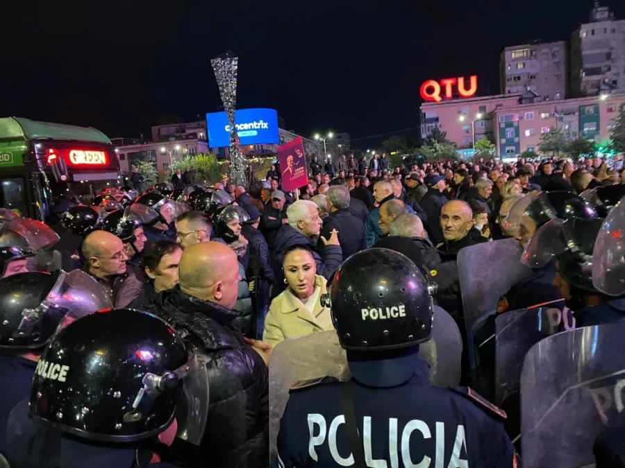 Gjykata liron një tjetër protestues të opozitës
