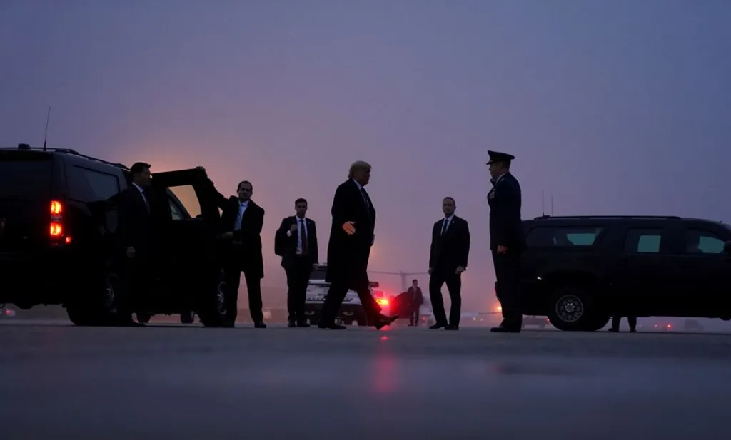 Si u ringrit Donald Trump nga humnera politike